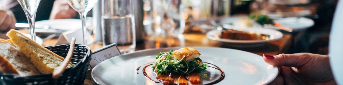 restaurant-691397.jpg